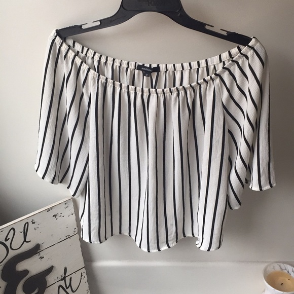 Papaya Tops - 🔸NWOT Off the Shoulder Top